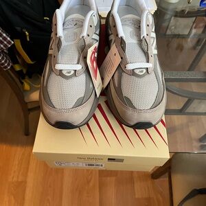 New Balance 990v6 Tan and White Sneakers